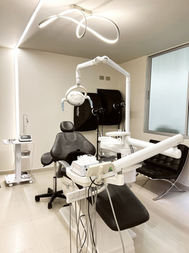 Slider image (7) Sonrisa Italiana - Dental Clinic Colombia